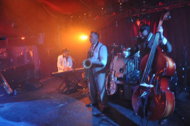 min 2012 03 16 cabaret sauvage 349